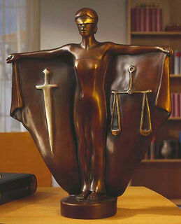Sculpture "Lady Justice", version en bronze collé von Peter Hohberger