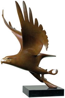 Sculpture "Oiseau de proie avec poisson n° 1", bronze brun