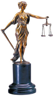 Sculpture "Petite dame de justice"