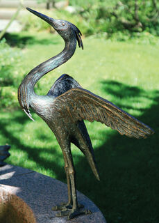Sculpture de jardin "Héron approchant", bronze