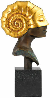 Buste "Tête de l'ammonite", version en bronze partiellement dorée von Michael Becker