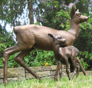 Ensemble de 2 sculptures de jardin "Doe and Fawn", bronze