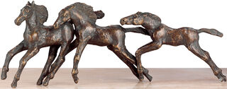Groupe sculptural "Trois poulains au printemps", bronze