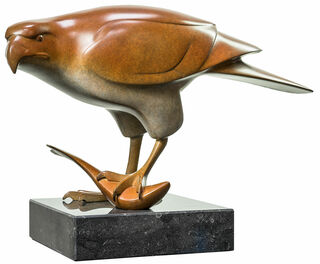 Sculpture "Oiseau de proie avec poisson n° 3", bronze brun