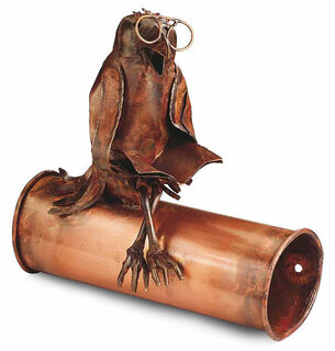 Sculpture "Newspaper Tube with Reading Raven", cuivre