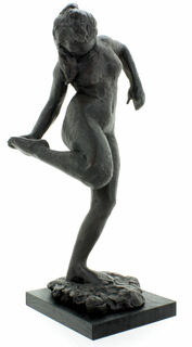 Sculpture "Une danseuse mettant sa chaussure", version en bronze collé