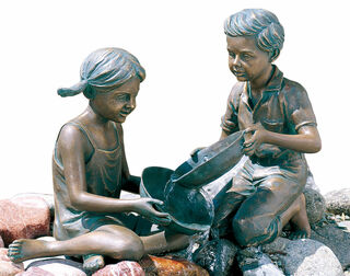 Ensemble de 2 sculptures de jardin / gargouilles "Lisa et Lasse", bronze